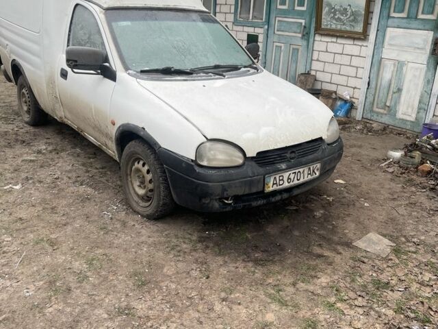 Білий Опель Комбо вант.-пас., об'ємом двигуна 0 л та пробігом 230 тис. км за 998 $, фото 1 на Automoto.ua