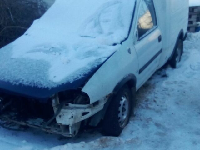 Белый Опель Комбо груз.-пасс., объемом двигателя 1.7 л и пробегом 250 тыс. км за 400 $, фото 1 на Automoto.ua