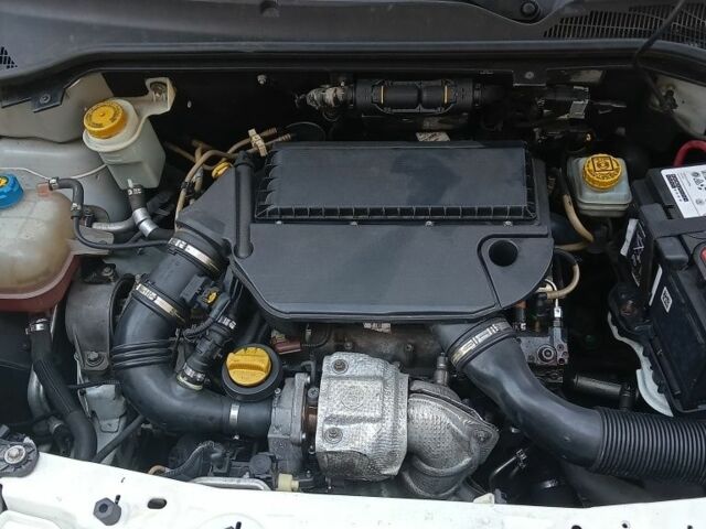 Білий Опель Комбо вант.-пас., об'ємом двигуна 1 л та пробігом 215 тис. км за 8097 $, фото 1 на Automoto.ua