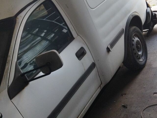 Білий Опель Комбо вант.-пас., об'ємом двигуна 0 л та пробігом 300 тис. км за 359 $, фото 1 на Automoto.ua