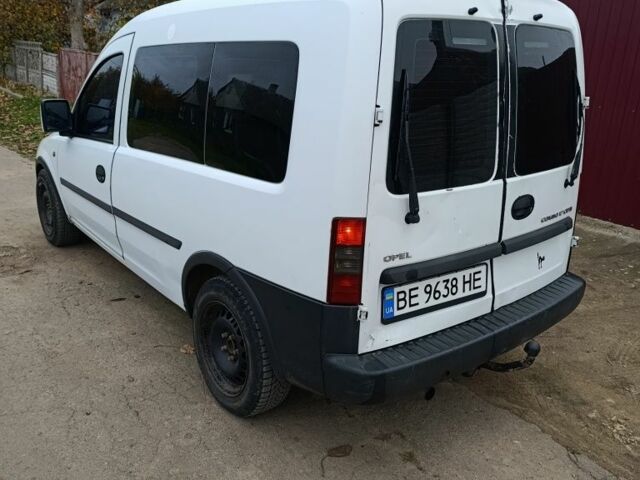 Белый Опель Комбо груз.-пасс., объемом двигателя 1.7 л и пробегом 370 тыс. км за 3600 $, фото 1 на Automoto.ua
