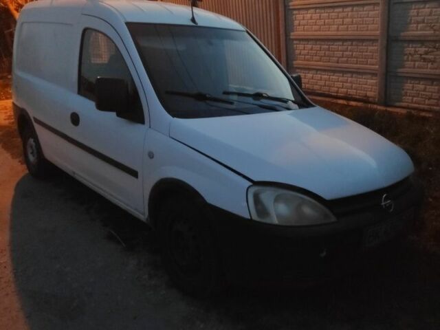 Белый Опель Комбо груз.-пасс., объемом двигателя 1.3 л и пробегом 250 тыс. км за 1999 $, фото 1 на Automoto.ua
