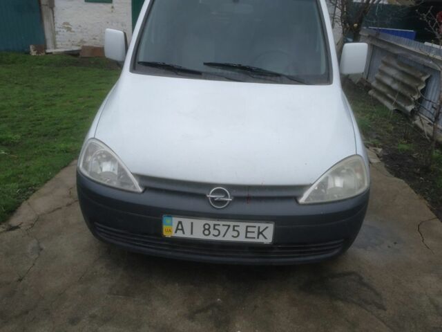 Білий Опель Комбо вант.-пас., об'ємом двигуна 1.2 л та пробігом 160 тис. км за 3800 $, фото 1 на Automoto.ua