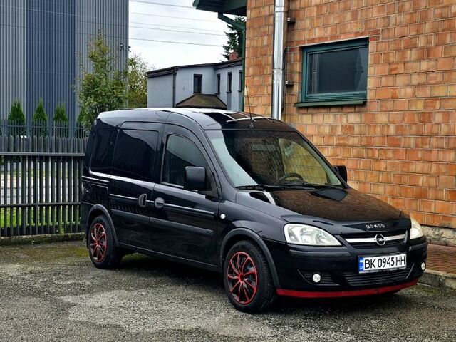 Чорний Опель Комбо вант.-пас., об'ємом двигуна 1.7 л та пробігом 230 тис. км за 5000 $, фото 1 на Automoto.ua