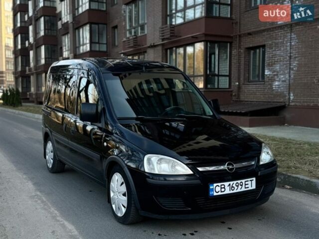 Чорний Опель Комбо вант.-пас., об'ємом двигуна 1.7 л та пробігом 334 тис. км за 4500 $, фото 1 на Automoto.ua