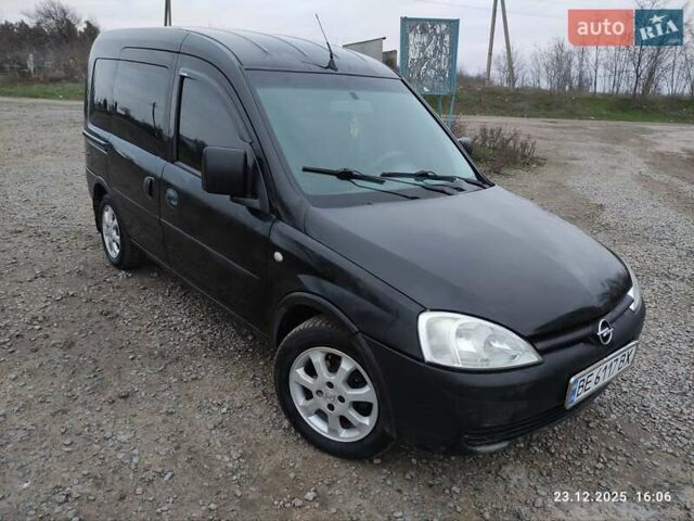 Черный Опель Комбо груз.-пасс., объемом двигателя 1.3 л и пробегом 260 тыс. км за 4000 $, фото 1 на Automoto.ua