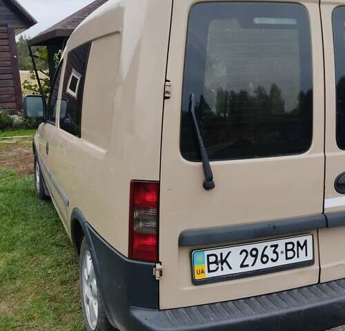 Коричневий Опель Комбо вант.-пас., об'ємом двигуна 1.69 л та пробігом 345 тис. км за 3250 $, фото 1 на Automoto.ua