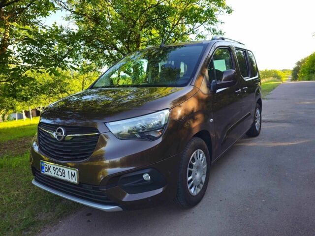 Коричневый Опель Комбо груз.-пасс., объемом двигателя 1.5 л и пробегом 151 тыс. км за 14687 $, фото 1 на Automoto.ua