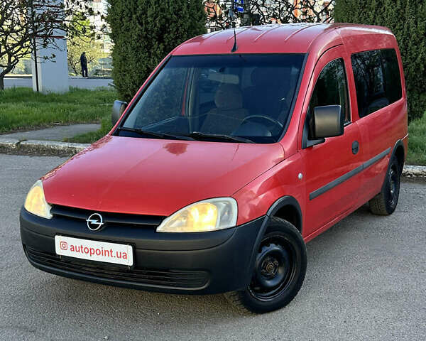 Червоний Опель Комбо вант.-пас., об'ємом двигуна 1.69 л та пробігом 377 тис. км за 3300 $, фото 1 на Automoto.ua