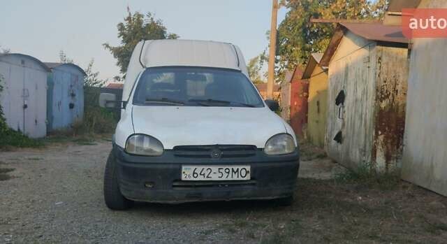 Опель Комбо груз.-пасс., объемом двигателя 1.7 л и пробегом 200 тыс. км за 800 $, фото 1 на Automoto.ua