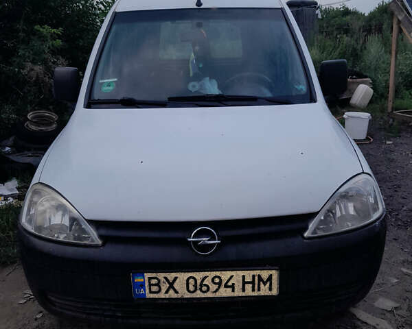 Опель Комбо груз.-пасс., объемом двигателя 1.25 л и пробегом 272 тыс. км за 4000 $, фото 1 на Automoto.ua