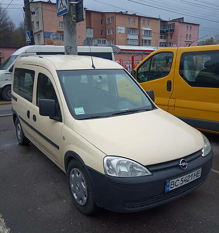 Бежевий Опель Комбо пас., об'ємом двигуна 0 л та пробігом 210 тис. км за 5100 $, фото 1 на Automoto.ua