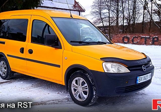 Желтый Опель Комбо груз.-пасс., объемом двигателя 1.7 л и пробегом 350 тыс. км за 3650 $, фото 1 на Automoto.ua
