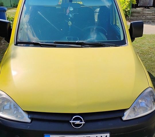 Жовтий Опель Комбо вант.-пас., об'ємом двигуна 1.7 л та пробігом 394 тис. км за 2200 $, фото 1 на Automoto.ua