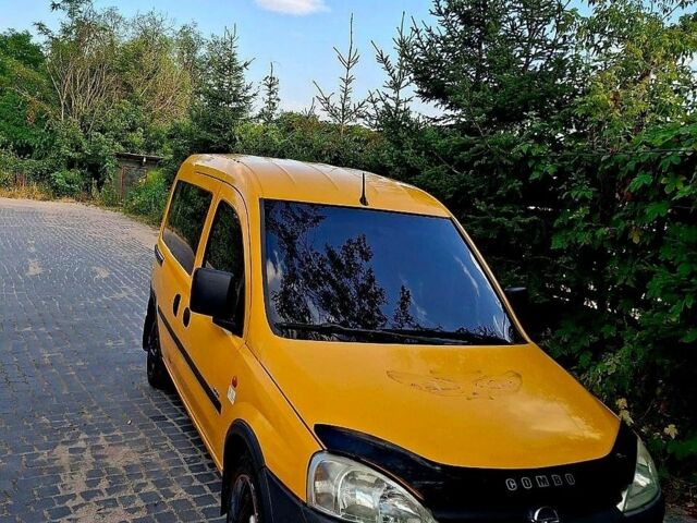 Жовтий Опель Комбо вант.-пас., об'ємом двигуна 1.69 л та пробігом 185 тис. км за 3700 $, фото 1 на Automoto.ua
