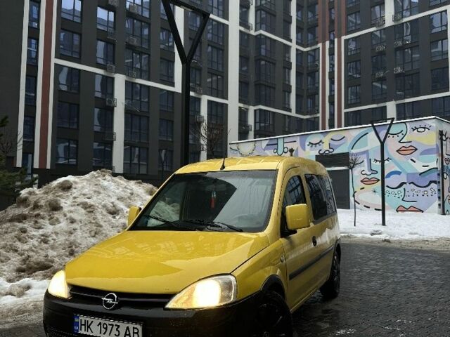 Желтый Опель Комбо груз.-пасс., объемом двигателя 1.7 л и пробегом 490 тыс. км за 3150 $, фото 1 на Automoto.ua