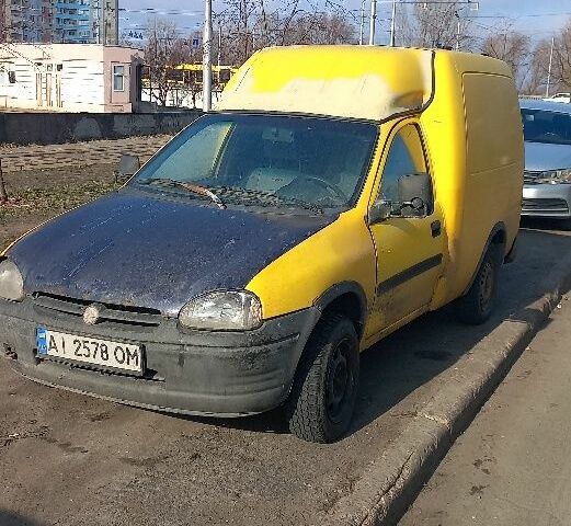 Желтый Опель Комбо груз.-пасс., объемом двигателя 1.7 л и пробегом 1000 тыс. км за 970 $, фото 1 на Automoto.ua