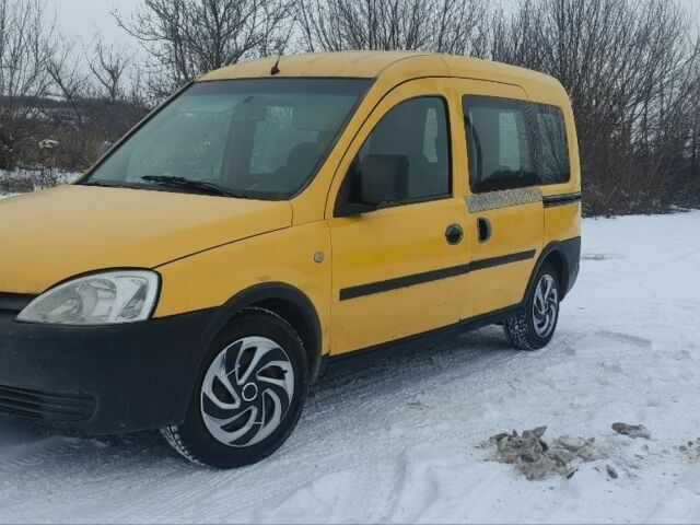 Жовтий Опель Комбо вант.-пас., об'ємом двигуна 0 л та пробігом 270 тис. км за 3150 $, фото 1 на Automoto.ua