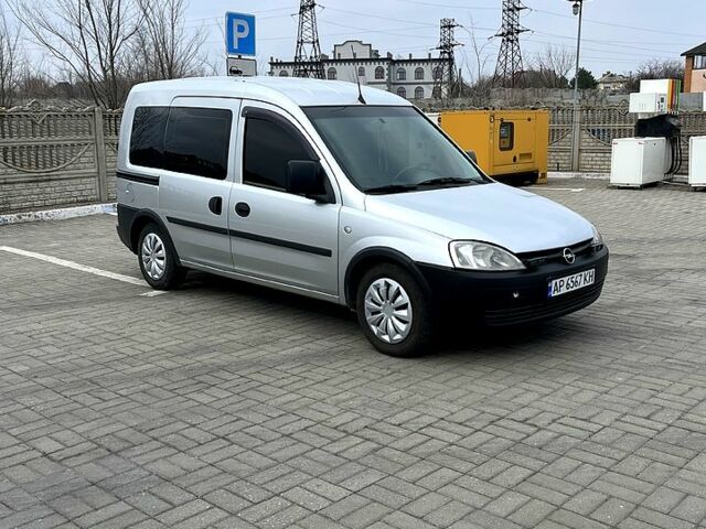 Сірий Опель Комбо вант.-пас., об'ємом двигуна 1.4 л та пробігом 220 тис. км за 3500 $, фото 1 на Automoto.ua