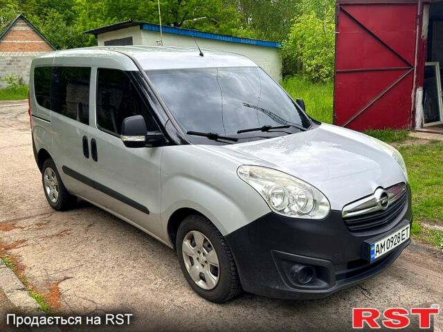 Сірий Опель Комбо вант.-пас., об'ємом двигуна 1.2 л та пробігом 232 тис. км за 9000 $, фото 1 на Automoto.ua