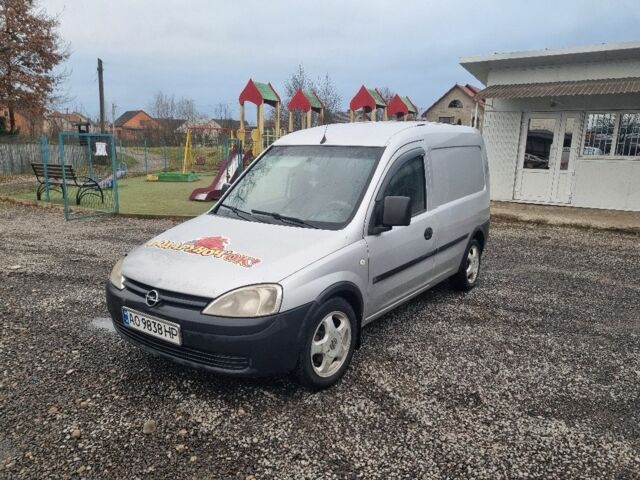 Серый Опель Комбо груз.-пасс., объемом двигателя 1.2 л и пробегом 425 тыс. км за 2900 $, фото 1 на Automoto.ua