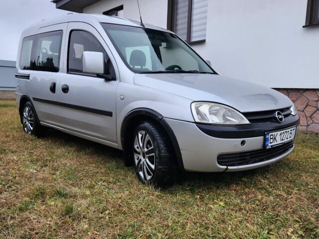 Серый Опель Комбо груз.-пасс., объемом двигателя 1.7 л и пробегом 3 тыс. км за 4900 $, фото 1 на Automoto.ua