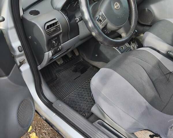 Серый Опель Комбо груз.-пасс., объемом двигателя 1.7 л и пробегом 377 тыс. км за 4000 $, фото 1 на Automoto.ua