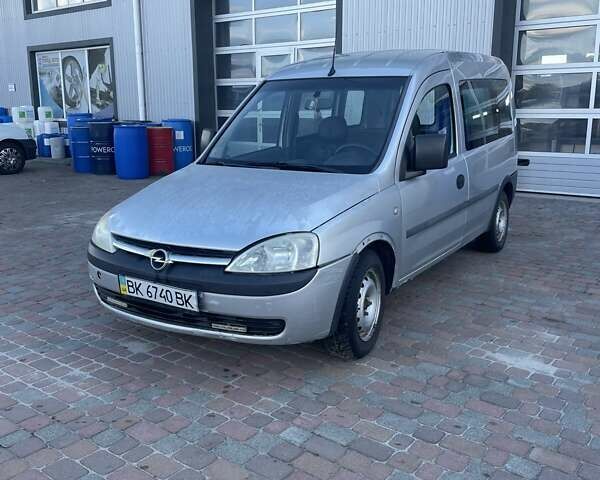 Сірий Опель Комбо вант.-пас., об'ємом двигуна 1.69 л та пробігом 260 тис. км за 2600 $, фото 1 на Automoto.ua