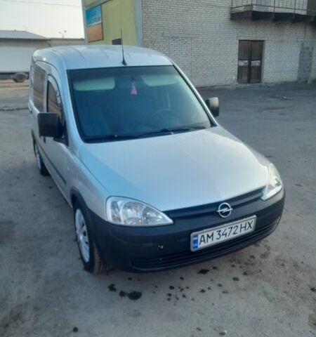 Серый Опель Комбо груз.-пасс., объемом двигателя 1.69 л и пробегом 404 тыс. км за 3900 $, фото 1 на Automoto.ua
