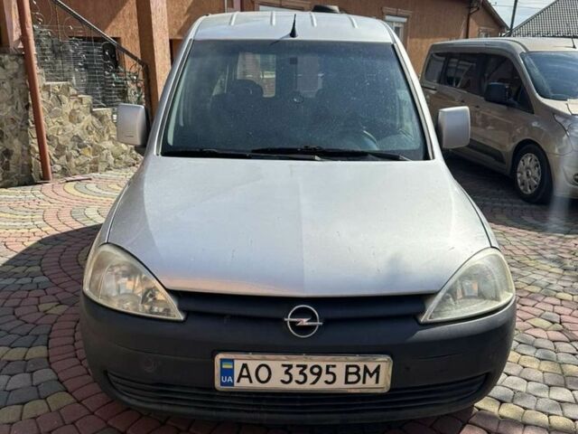 Серый Опель Комбо груз.-пасс., объемом двигателя 1.2 л и пробегом 400 тыс. км за 3200 $, фото 1 на Automoto.ua