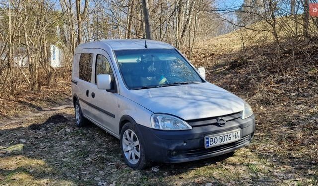 Серый Опель Комбо груз.-пасс., объемом двигателя 1.3 л и пробегом 297 тыс. км за 3600 $, фото 1 на Automoto.ua