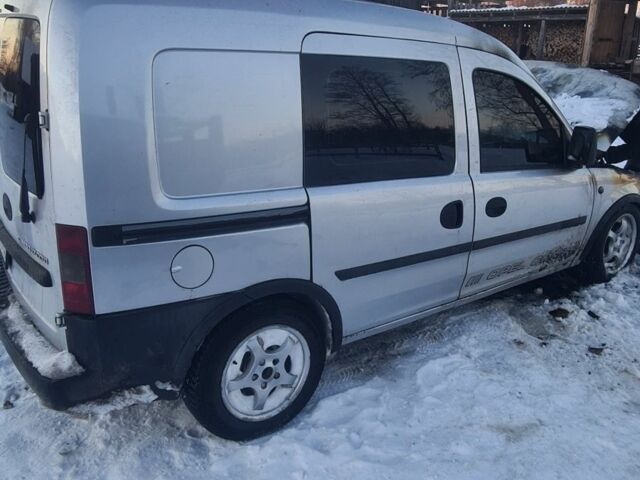 Сірий Опель Комбо вант.-пас., об'ємом двигуна 1.7 л та пробігом 305 тис. км за 2000 $, фото 1 на Automoto.ua