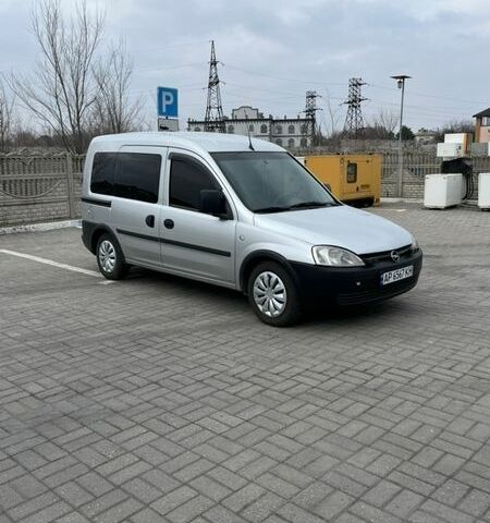 Серый Опель Комбо груз.-пасс., объемом двигателя 1.36 л и пробегом 220 тыс. км за 3500 $, фото 1 на Automoto.ua