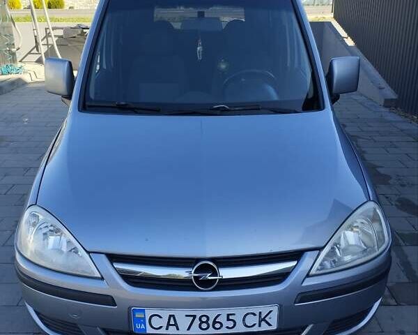 Сірий Опель Комбо вант.-пас., об'ємом двигуна 1.7 л та пробігом 220 тис. км за 6500 $, фото 1 на Automoto.ua
