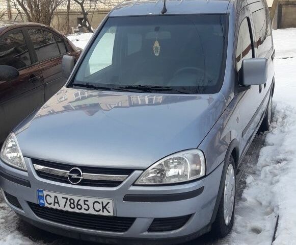 Серый Опель Комбо груз.-пасс., объемом двигателя 1.7 л и пробегом 212 тыс. км за 6500 $, фото 1 на Automoto.ua