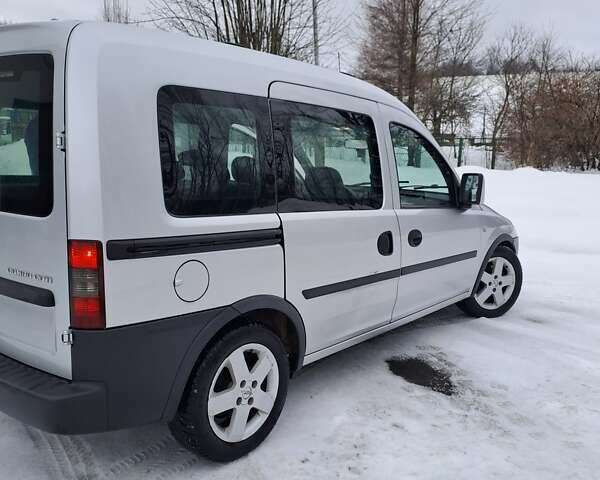 Серый Опель Комбо груз.-пасс., объемом двигателя 1.3 л и пробегом 282 тыс. км за 4900 $, фото 1 на Automoto.ua