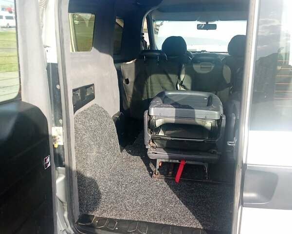 Серый Опель Комбо груз.-пасс., объемом двигателя 1.6 л и пробегом 116 тыс. км за 7200 $, фото 1 на Automoto.ua