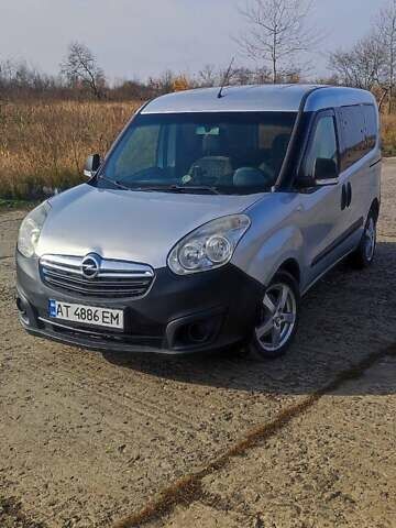 Серый Опель Комбо груз.-пасс., объемом двигателя 1.6 л и пробегом 256 тыс. км за 6700 $, фото 1 на Automoto.ua
