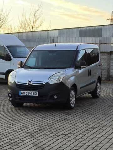 Сірий Опель Комбо вант.-пас., об'ємом двигуна 2 л та пробігом 254 тис. км за 8300 $, фото 1 на Automoto.ua