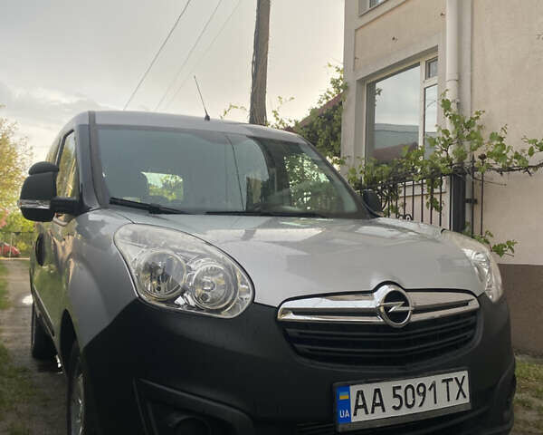 Серый Опель Комбо груз.-пасс., объемом двигателя 1.3 л и пробегом 217 тыс. км за 7100 $, фото 1 на Automoto.ua