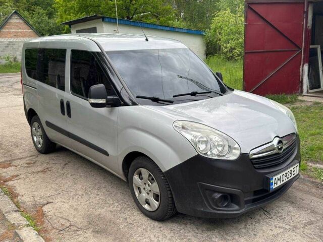 Сірий Опель Комбо вант.-пас., об'ємом двигуна 1.2 л та пробігом 232 тис. км за 8900 $, фото 1 на Automoto.ua