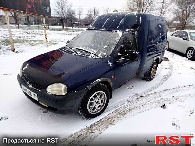 Синий Опель Комбо груз.-пасс., объемом двигателя 1.7 л и пробегом 250 тыс. км за 1350 $, фото 1 на Automoto.ua