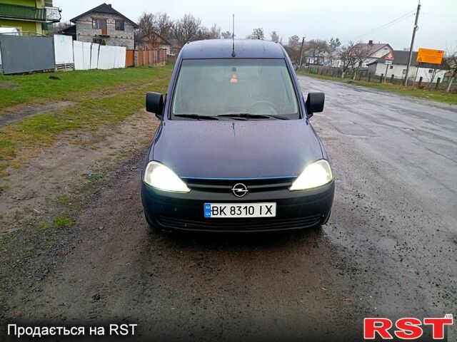 Синій Опель Комбо вант.-пас., об'ємом двигуна 1.7 л та пробігом 300 тис. км за 2700 $, фото 1 на Automoto.ua