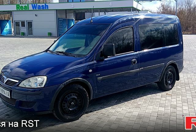 Синий Опель Комбо груз.-пасс., объемом двигателя 1.4 л и пробегом 280 тыс. км за 3850 $, фото 1 на Automoto.ua