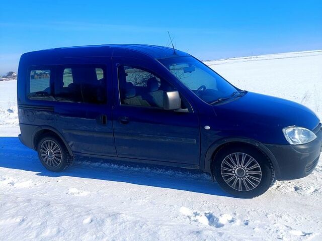 Синій Опель Комбо вант.-пас., об'ємом двигуна 1.7 л та пробігом 250 тис. км за 3200 $, фото 1 на Automoto.ua