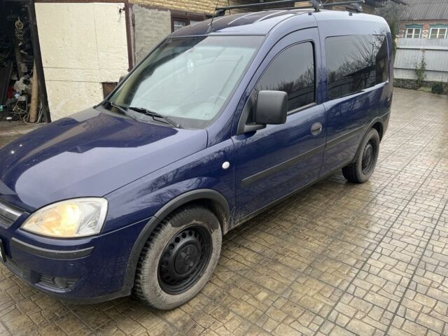Синий Опель Комбо груз.-пасс., объемом двигателя 1.3 л и пробегом 300 тыс. км за 3750 $, фото 1 на Automoto.ua