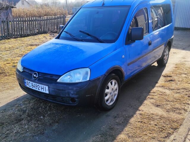 Синий Опель Комбо груз.-пасс., объемом двигателя 1.7 л и пробегом 233 тыс. км за 1400 $, фото 1 на Automoto.ua