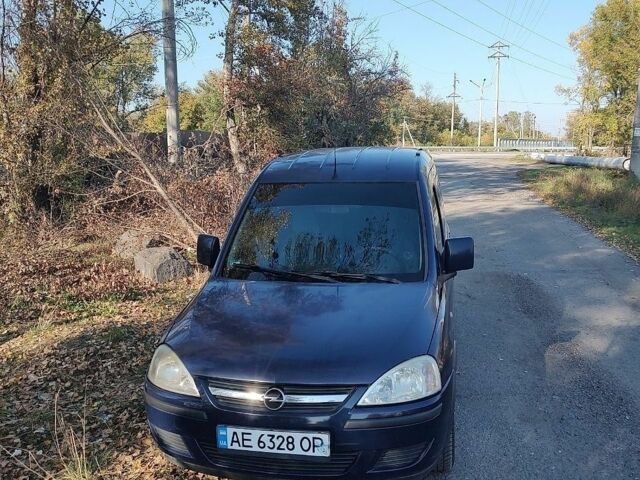 Синій Опель Комбо вант.-пас., об'ємом двигуна 1.4 л та пробігом 295 тис. км за 3200 $, фото 1 на Automoto.ua