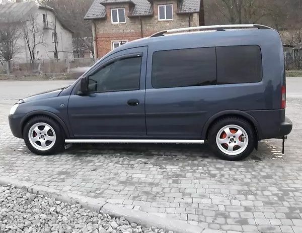 Синий Опель Комбо груз.-пасс., объемом двигателя 0 л и пробегом 233 тыс. км за 1862 $, фото 1 на Automoto.ua