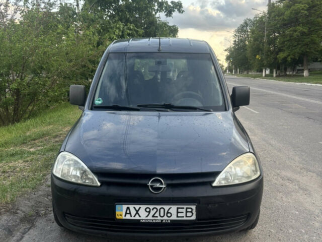 Синій Опель Комбо вант.-пас., об'ємом двигуна 1.69 л та пробігом 234 тис. км за 2100 $, фото 1 на Automoto.ua